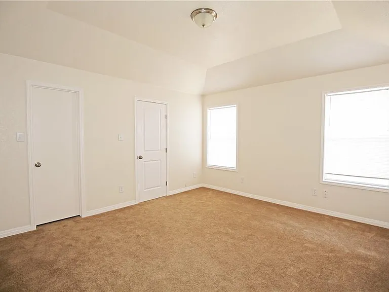 2308 Sycamore Trl — Photo 13