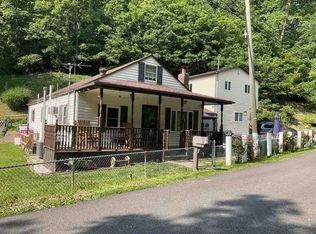 736 Mile Fork Rd, Charleston, WV 25312