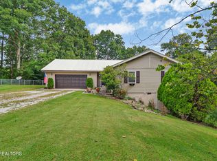 211 Chestnut Ct, Crossville, TN 38555