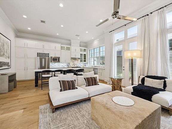 3rd image of 6108 Nicholas Grove Pl