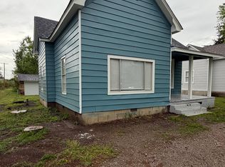 105 E 10th St, Chelsea, OK 74016