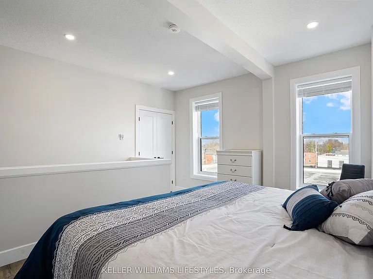 537 Talbot St #10 — Photo 21