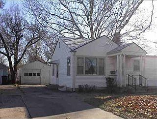 2nd image of 2252 S Pattie Ave