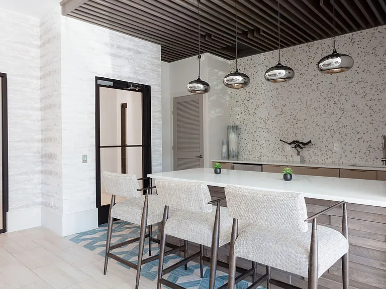 Alleia Luxury Apartments — Photo 11
