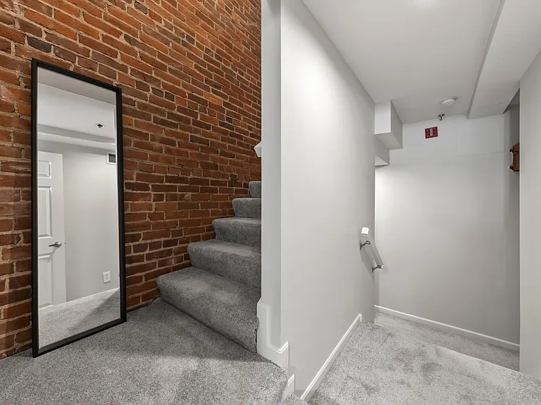 544 S Front St #315 — Photo 24