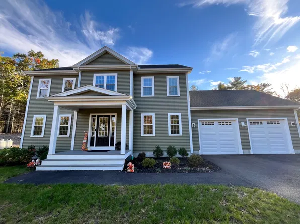 90 Howland Rd, Lakeville, MA 02347