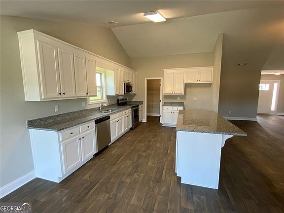5th image of 2180 Savannah Dr