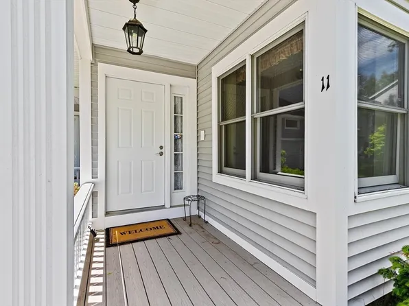 11 Holly Ct Unit 11, Rockland, MA 02370