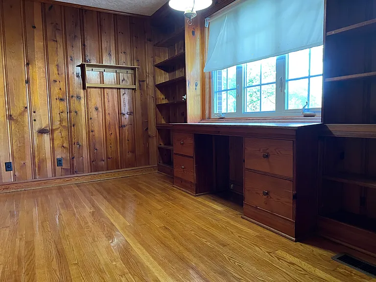 335 Smith St — Photo 15