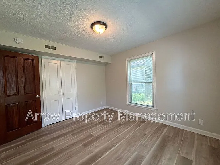 5121 Pioneers Blvd — Photo 19