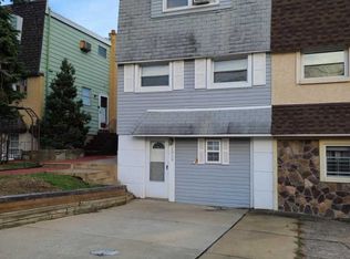 2829 Sebring Rd, Philadelphia, PA 19152