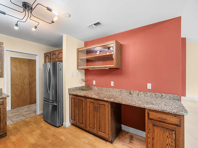 241-287 Perkins St #B502 — Photo 19