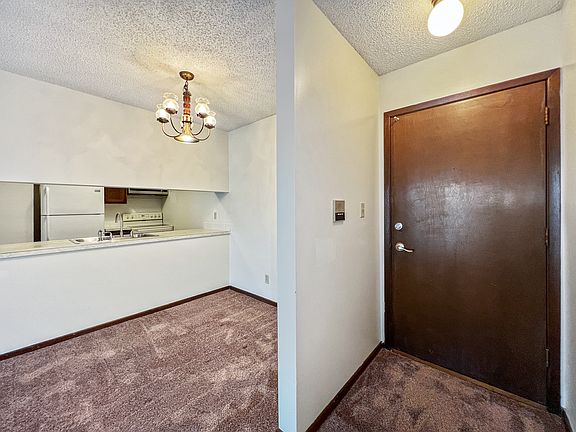 3rd image of 612 S 16th St Unit 32