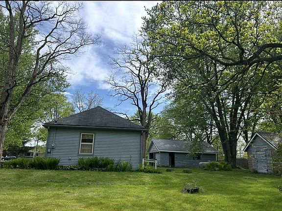 3rd image of 32792 3rd Street