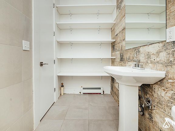 4th image of 1045 Morris Ave APT 2R
