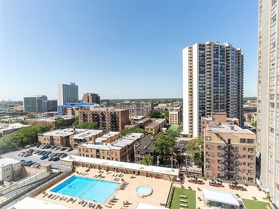 5th image of 3950 N Lake Shore Dr APT 2316