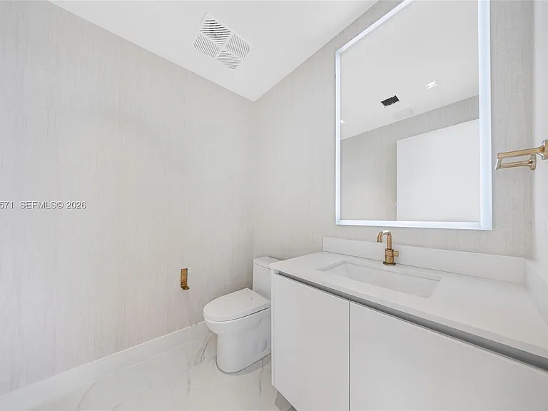 700 NE 24th St #4007 — Photo 27