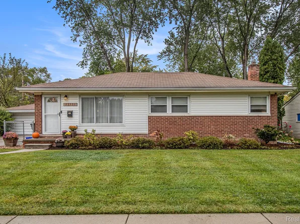 23571 Demley Dr, Clinton Township, MI 48035