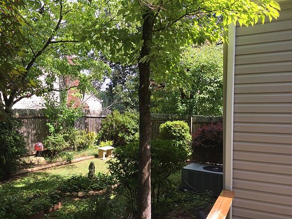 4th image of 115 Lynda Dr