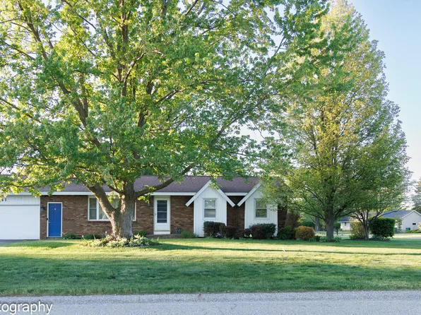 1641 Willowbrook Dr, Jenison, MI 49428