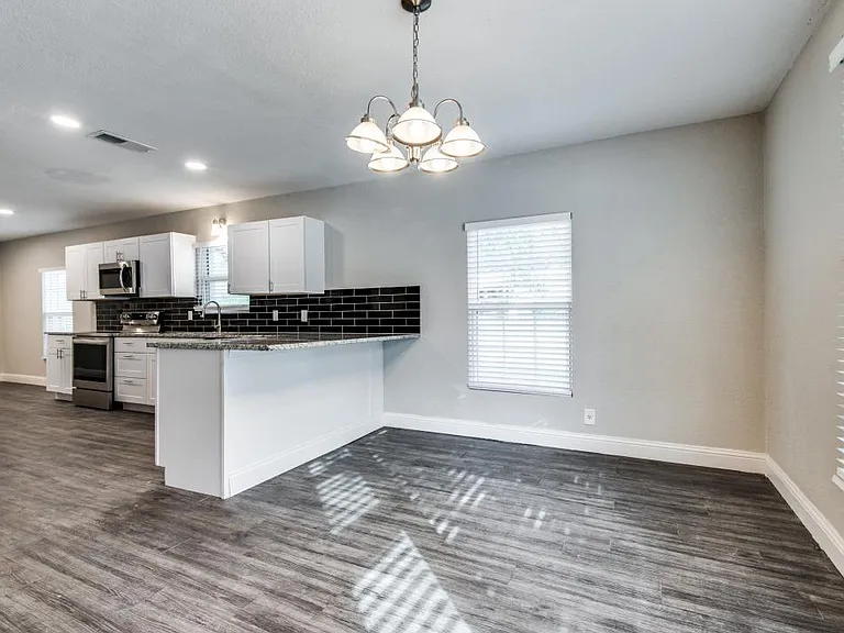 853 Brown Trl — Photo 9