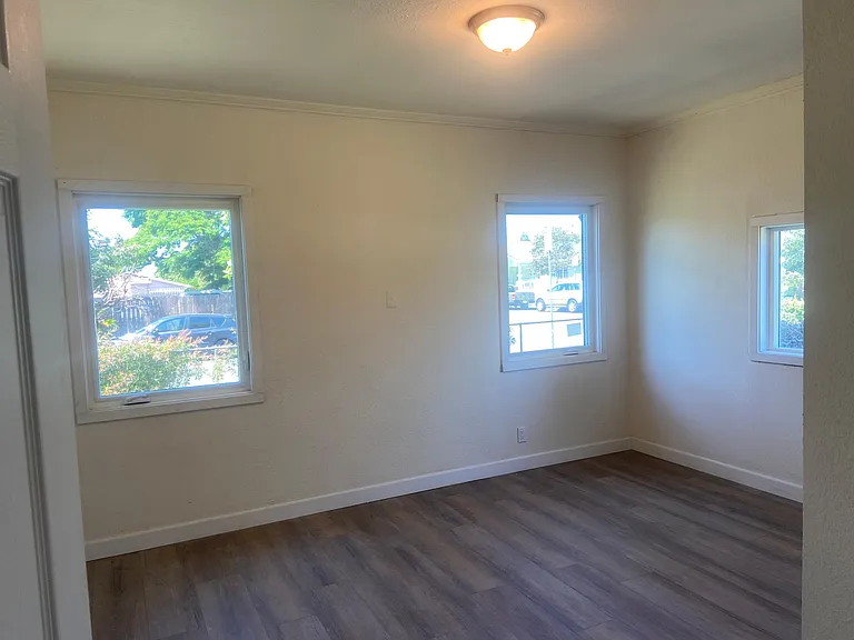 215 N Holly Ave — Photo 15