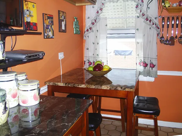 1501 Manchester Ave, Westchester, IL 60154