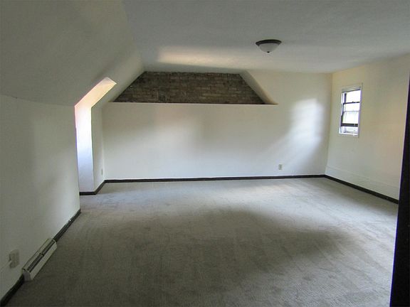 5th image of 3111 N Marietta Ave