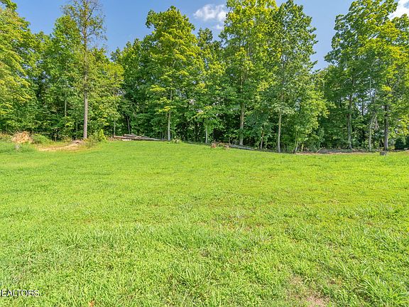 4th image of 0 Saint James Ln Lot 19