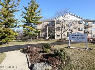 464 S President St APT 303, Carol Stream, IL 60188