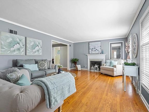 3rd image of 5004 W 57th St