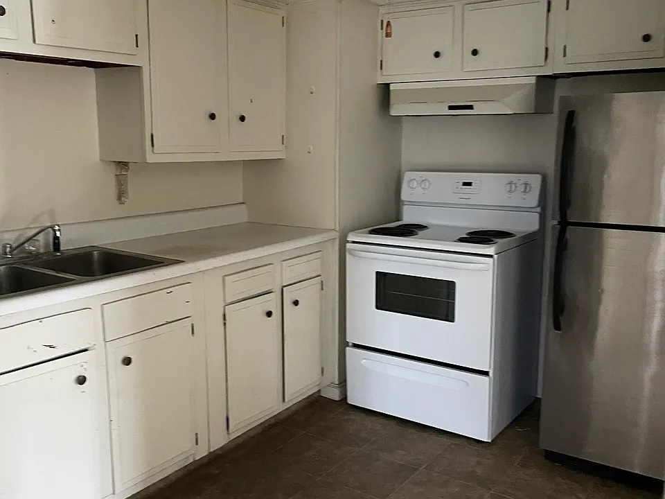 213 W Franklin St #2