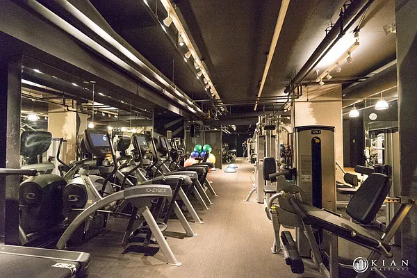 Rented by Kian Realty | media 17