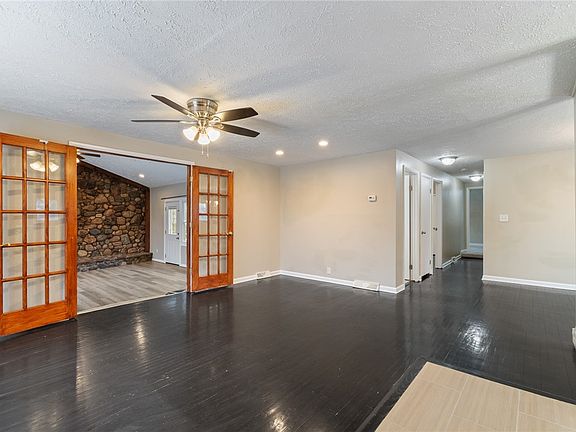 5th image of 10 Nevins Rd