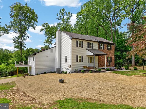 3rd image of 303 Norwood Rd