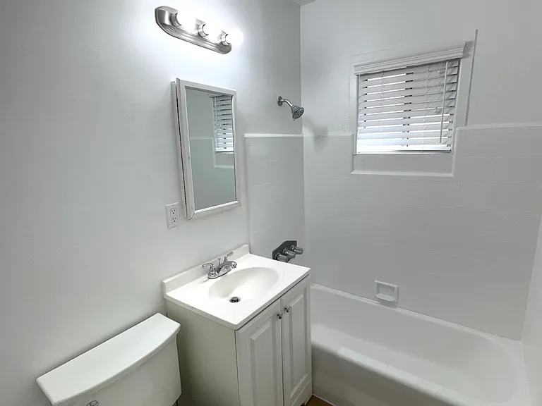 3301 E Wilton St #4 — Photo 5