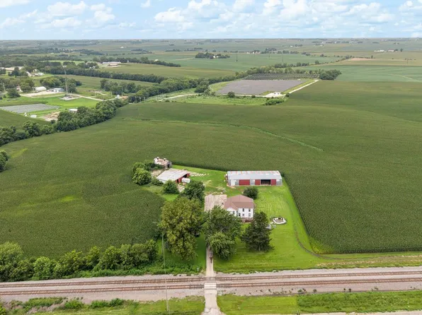 21084 Trolly Rd, Galva, IL 61434