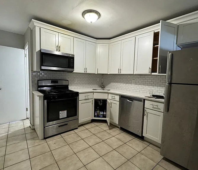 33 Rutgers Ave #2 — Photo 1
