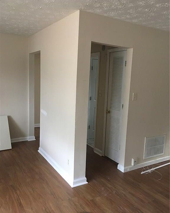2nd image of 6076 Guilford Ln