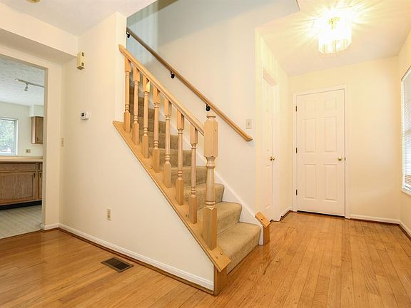 3rd image of 9785 Montclaire Dr