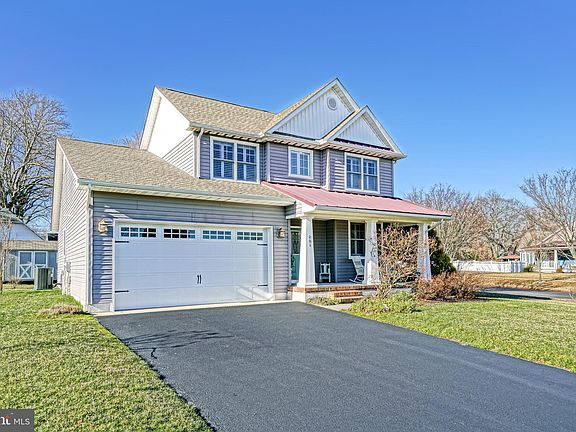 2nd image of 201 Sassafras Ln