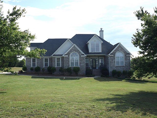 1st image of 1102 Sutton Dr