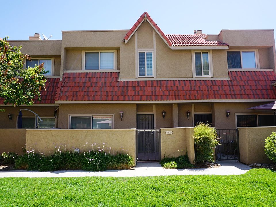 1st image of 17942 River Cir APT 4