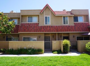 17942 River Cir APT 4, Santa Clarita, CA 91387
