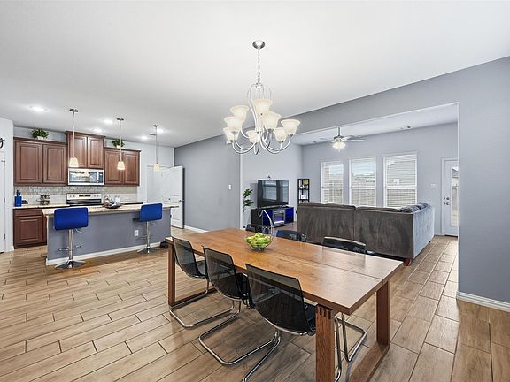 4th image of 196 Lady Bird Ln