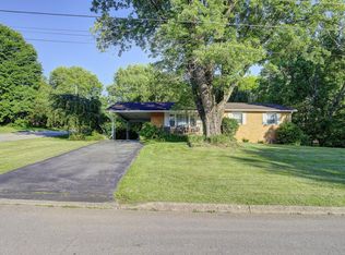 1525 Sun Valley Rd, Johnson City, TN 37604