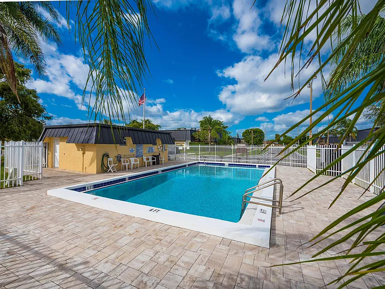 2471 Waterside Dr — Photo 17