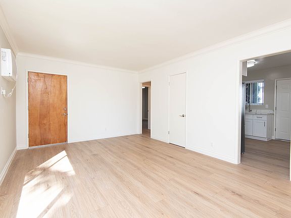 3rd image of 3720 S Centinela Ave #3726-1/2