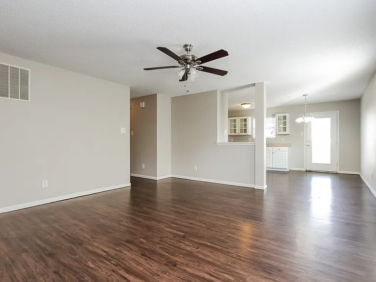 6715 Everbloom Ln — Photo 2