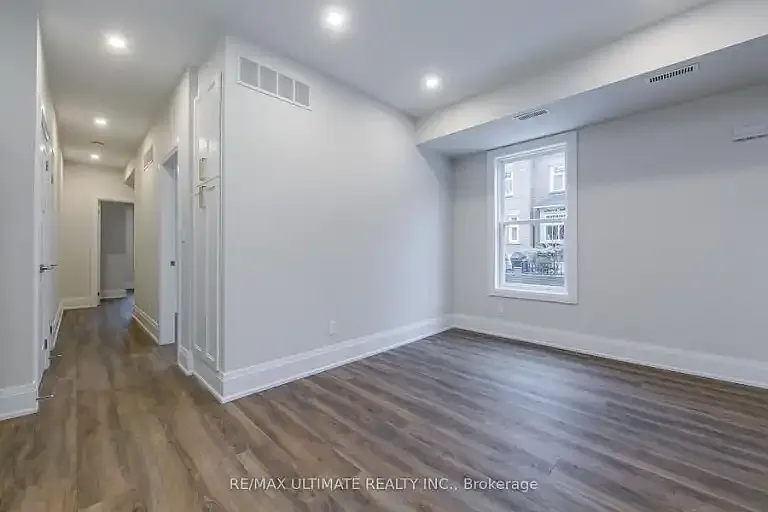 19 Fernwood Park Ave #1A — Photo 10